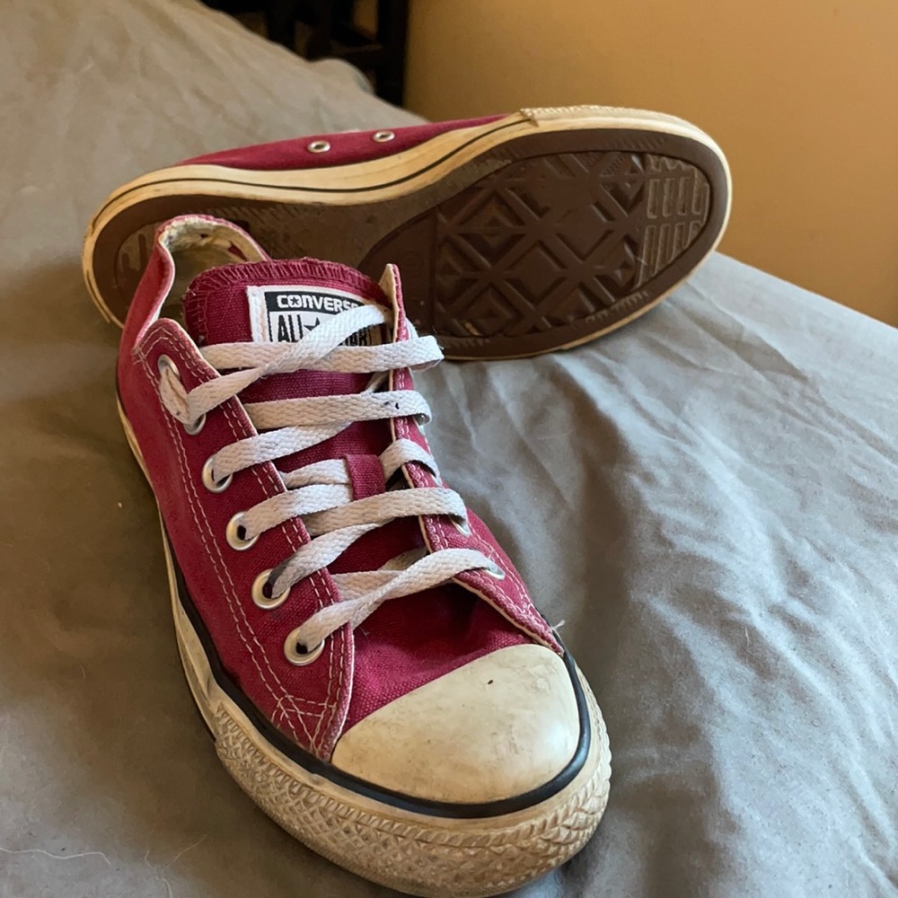 Converse low tops- maroon